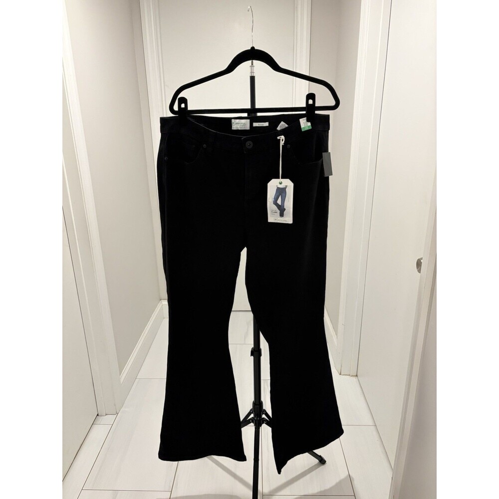 Celebrity Pink Flower Black Size 18 Flare NWT